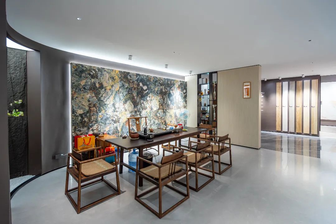 終端風采 | 強輝晉江旗艦店，品味質(zhì)感大師館，打卡美學新坐標(圖16)